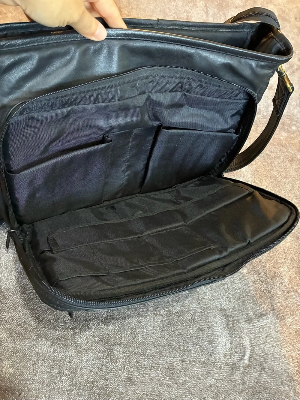 Wilson Leather Vintage Black Leather Messenger Laptop Briefcase Satchel 16X13”
